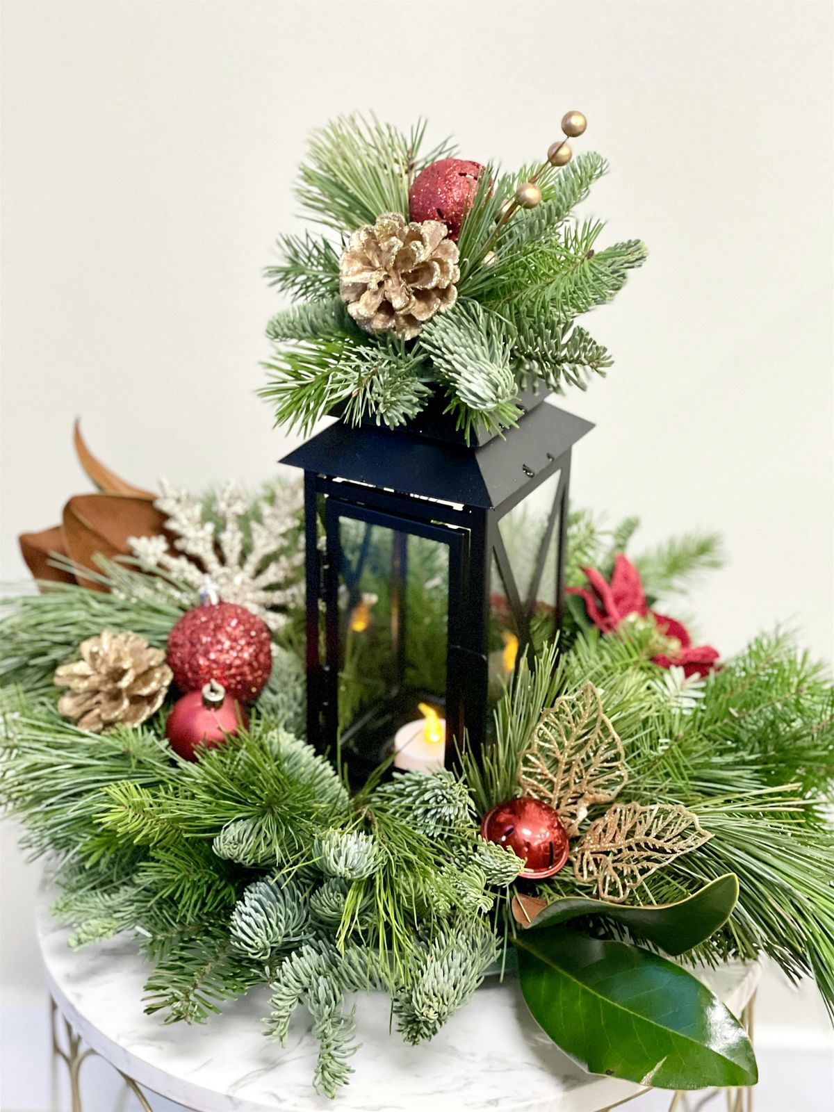 DIY Holiday Lantern centrepiece
