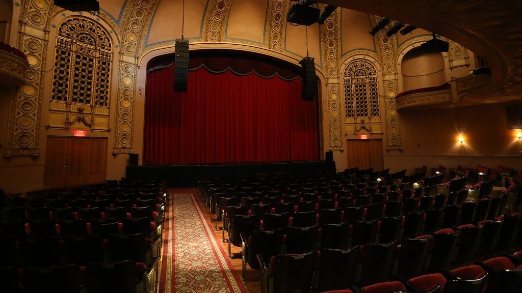 Tell It Like It Is: Iowa Storytellers Project "Hearts on Fire"