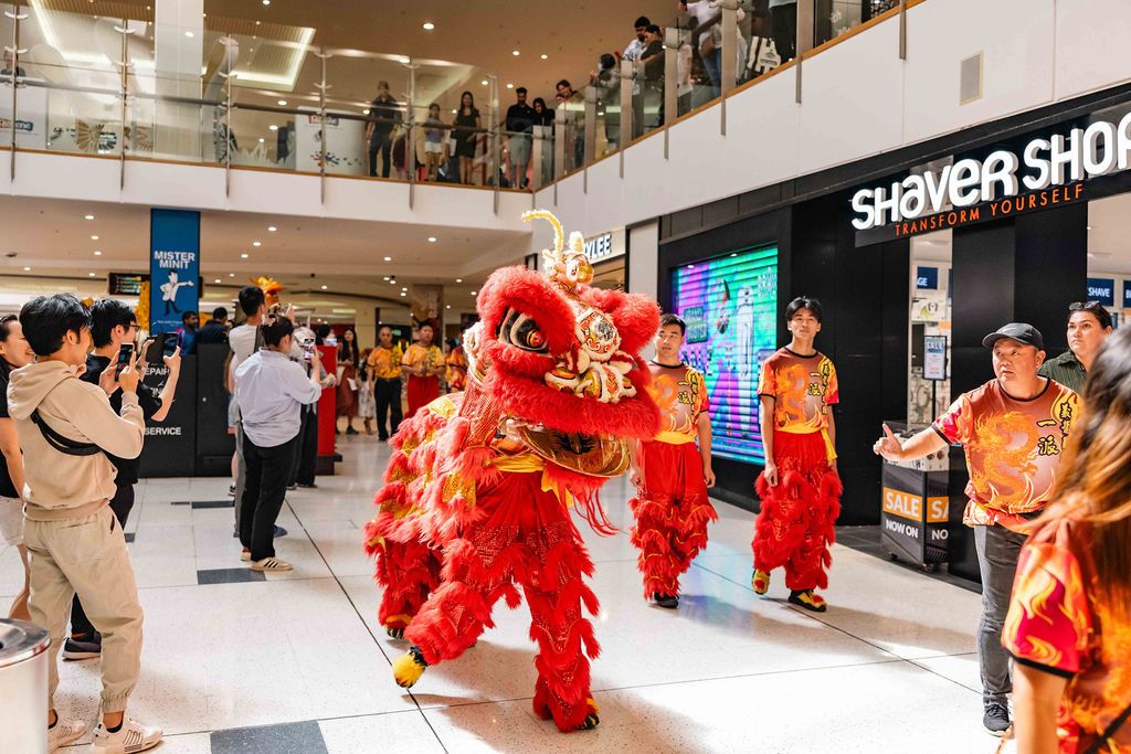 Be Amazed By A Traditional Lion Dance Performance