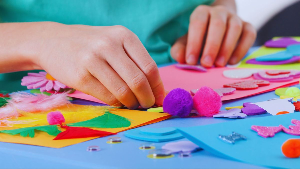 Family Saturday Crafts - Make and Take in at the Doodle Room