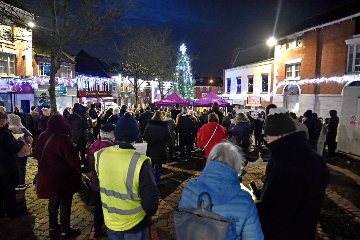  Carols around the tree