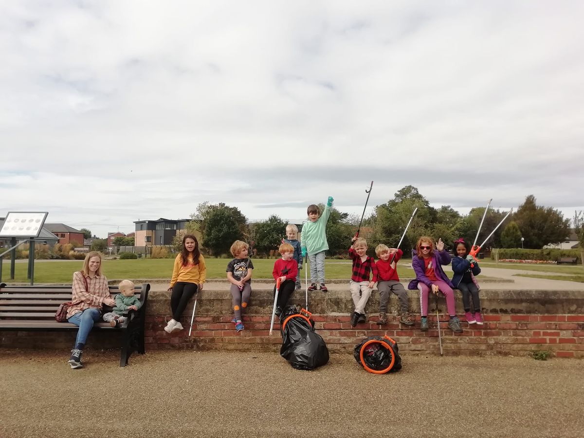 Festive Family Litter Pick