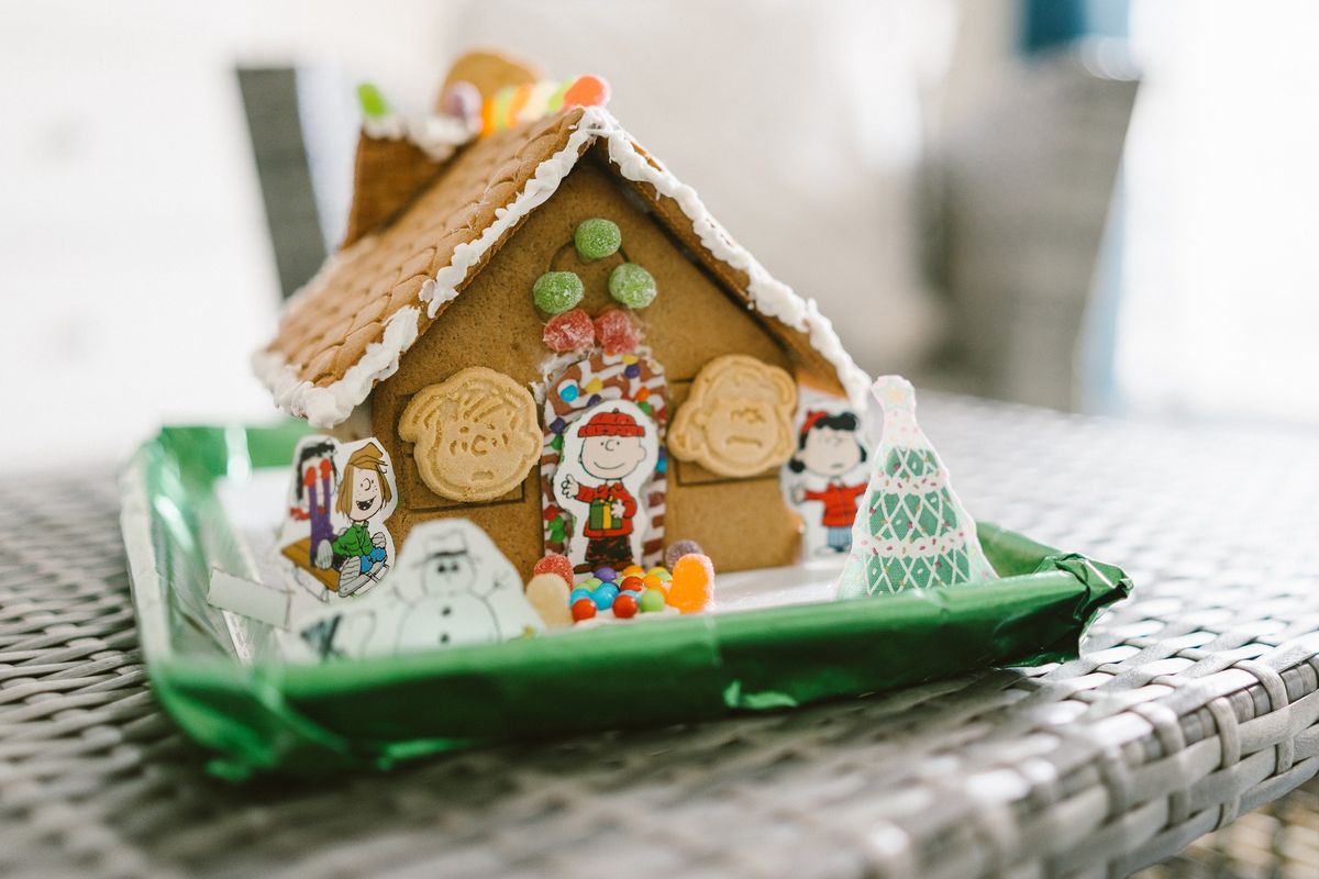 Prelude Adult Gingerbread House Making Event