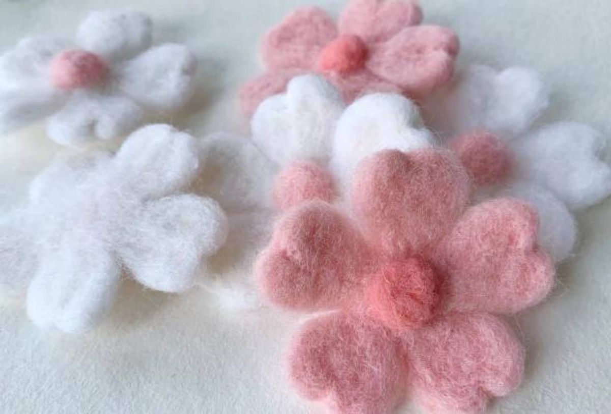 Intro to Needle Felting: Flowers