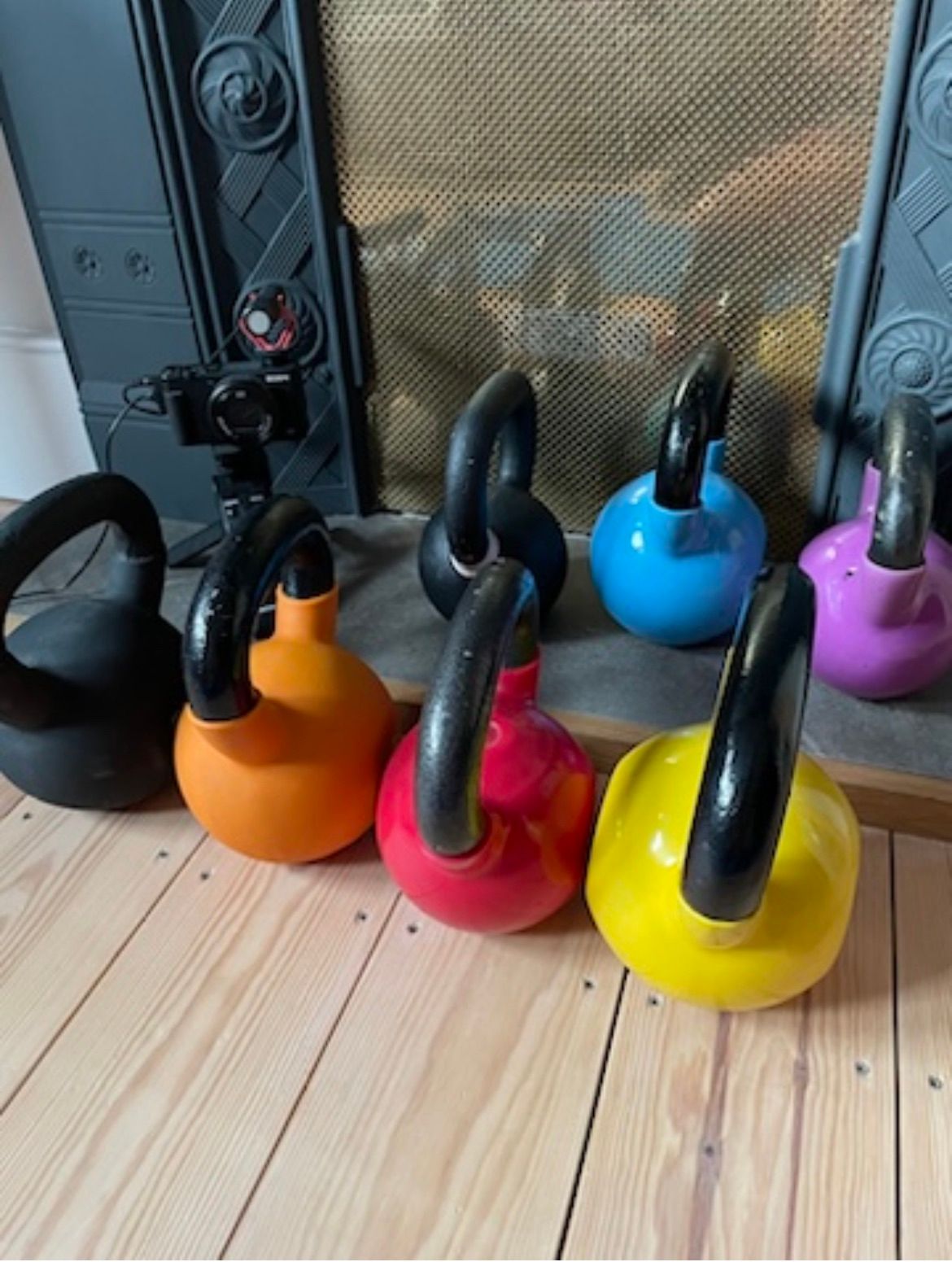 SMALL GROUP KETTLEBELL TRAINING 