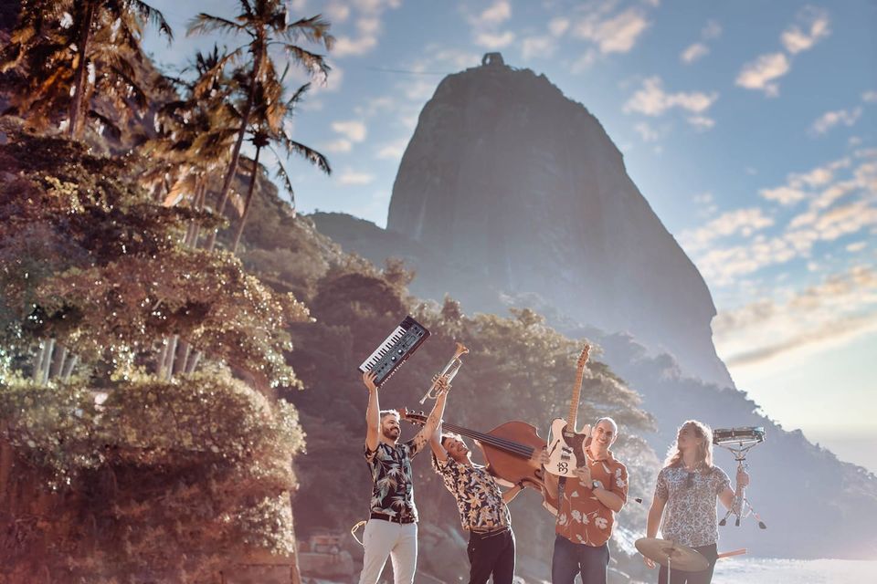 El Miraculoso SambaJazz na Praia Vermelha, Praia Vermelha, Rio De ...