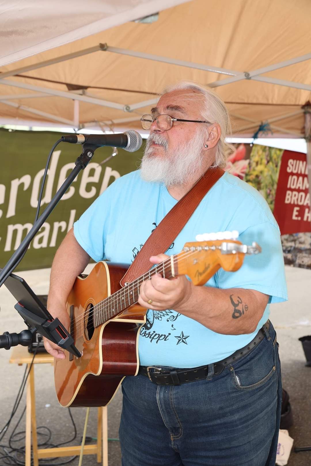 Chad Shue Busking at the Market