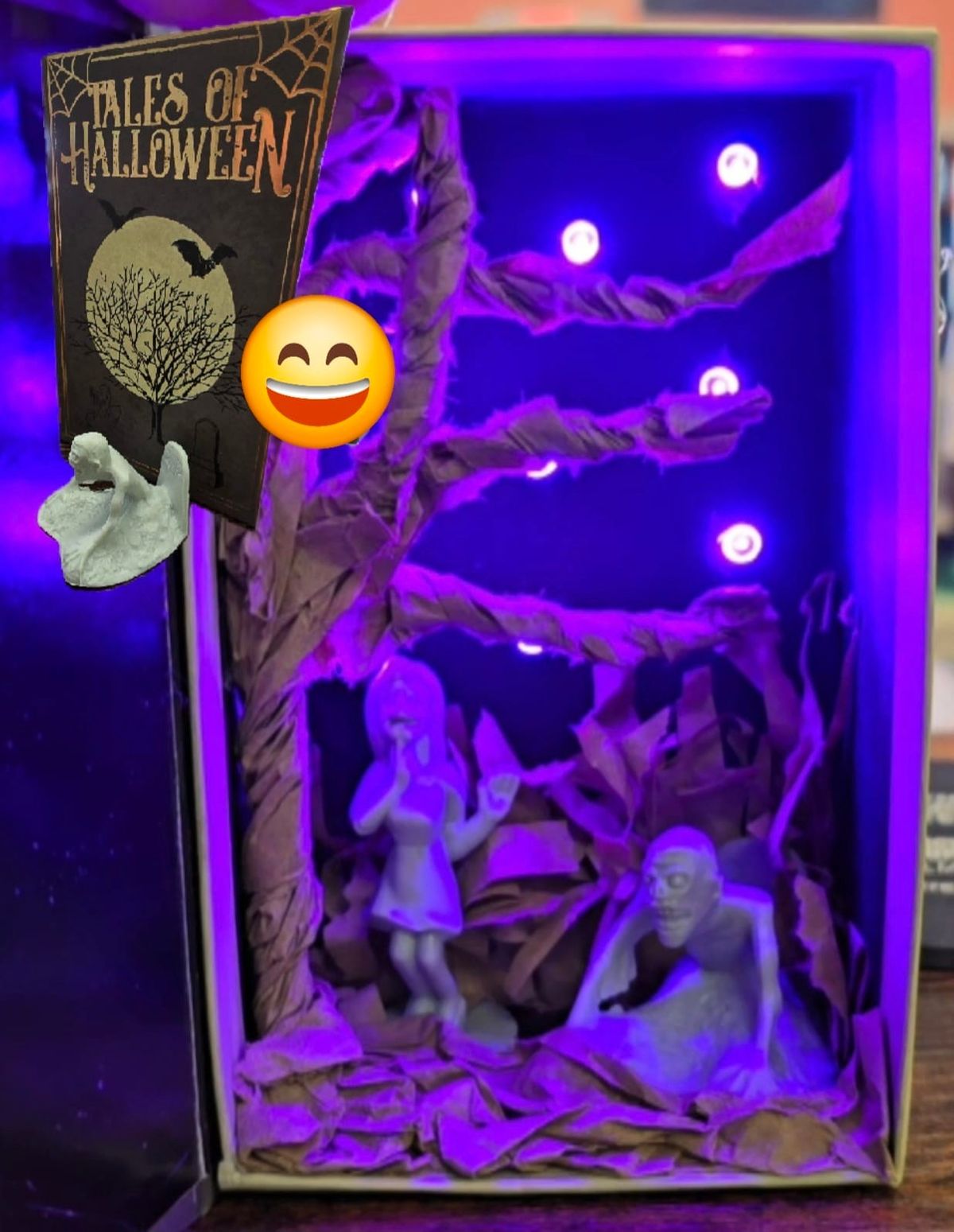 Mini Spooky book scene\n\n