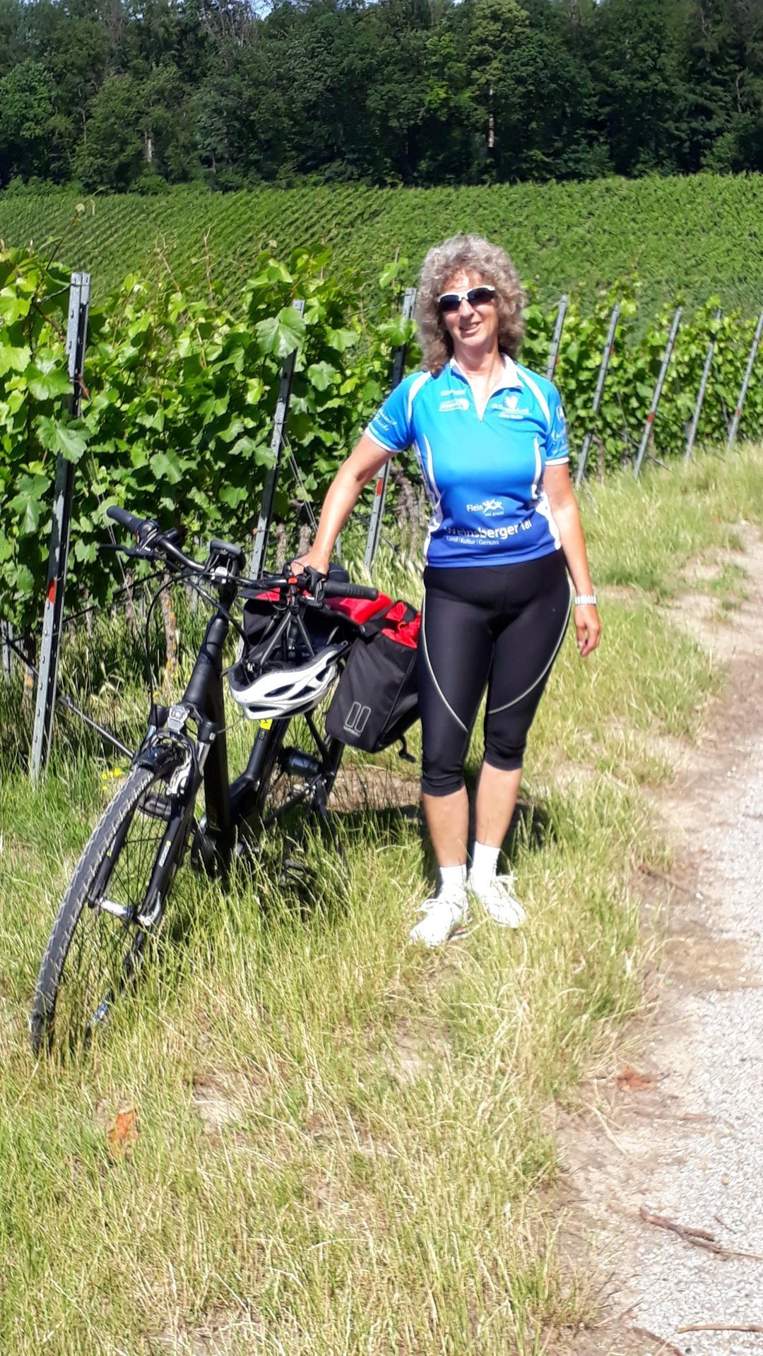 Gef\u00fchrte Radtour durch Wald und Weinberge