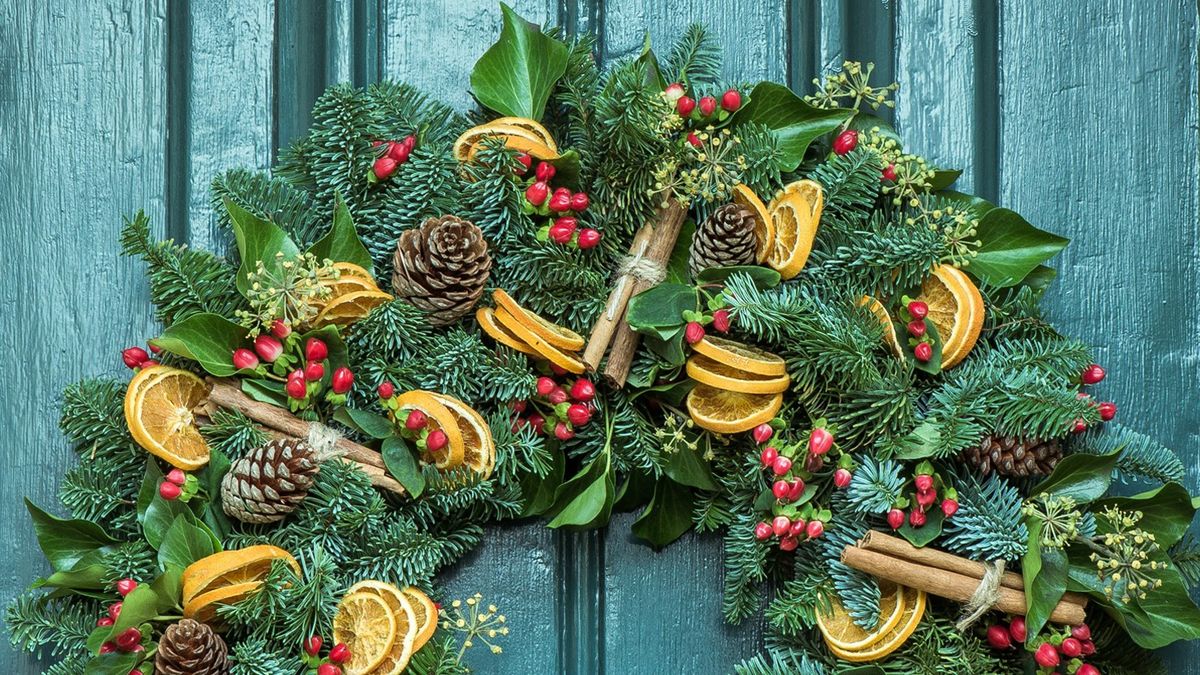 Artist-led workshop: Christmas Wreath Making with Karen Evans