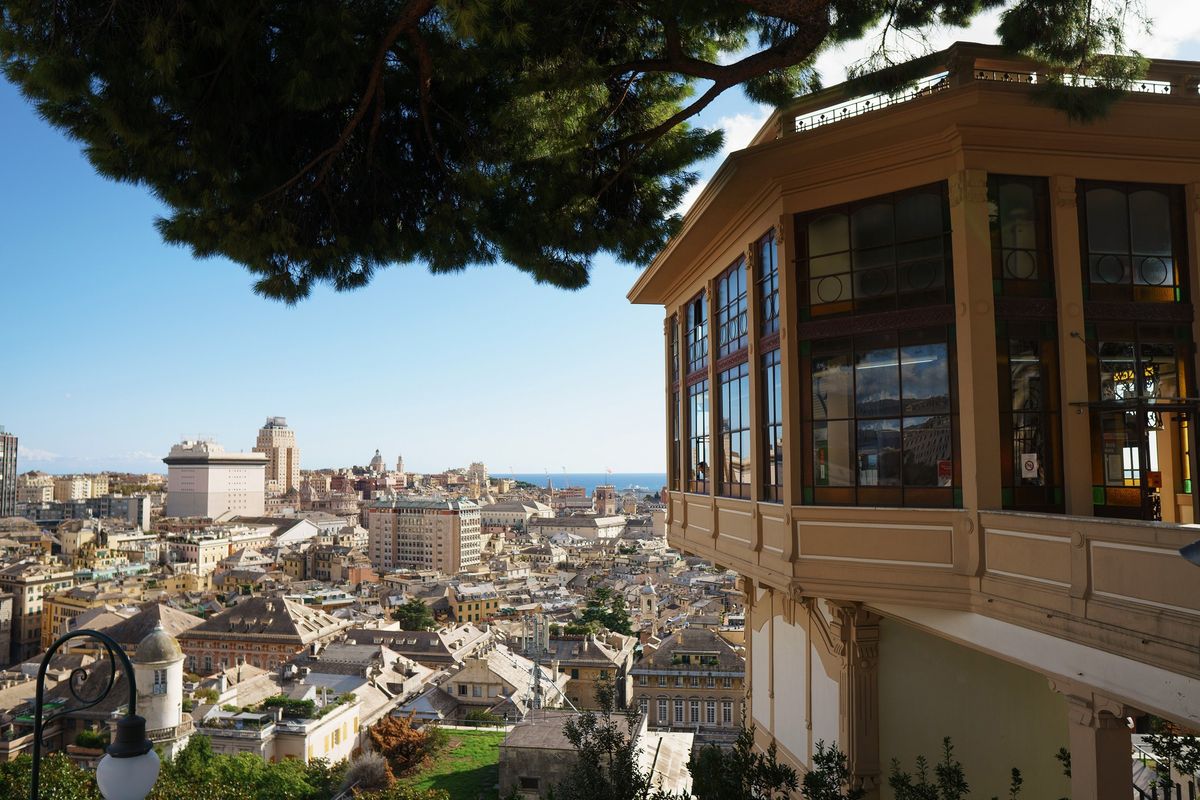 Sui tetti di Genova