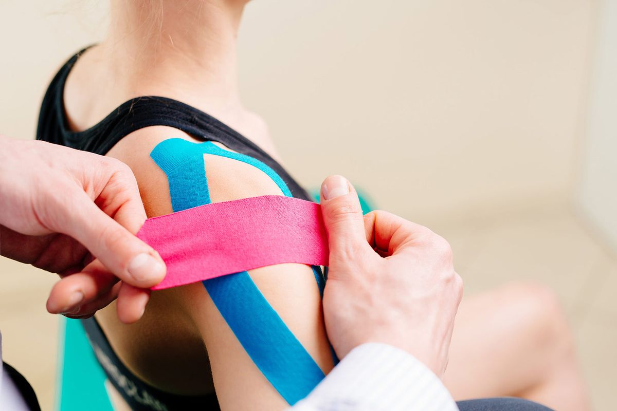 Kinesio Tape ragaszt\u00e1s alaptanfolyam 