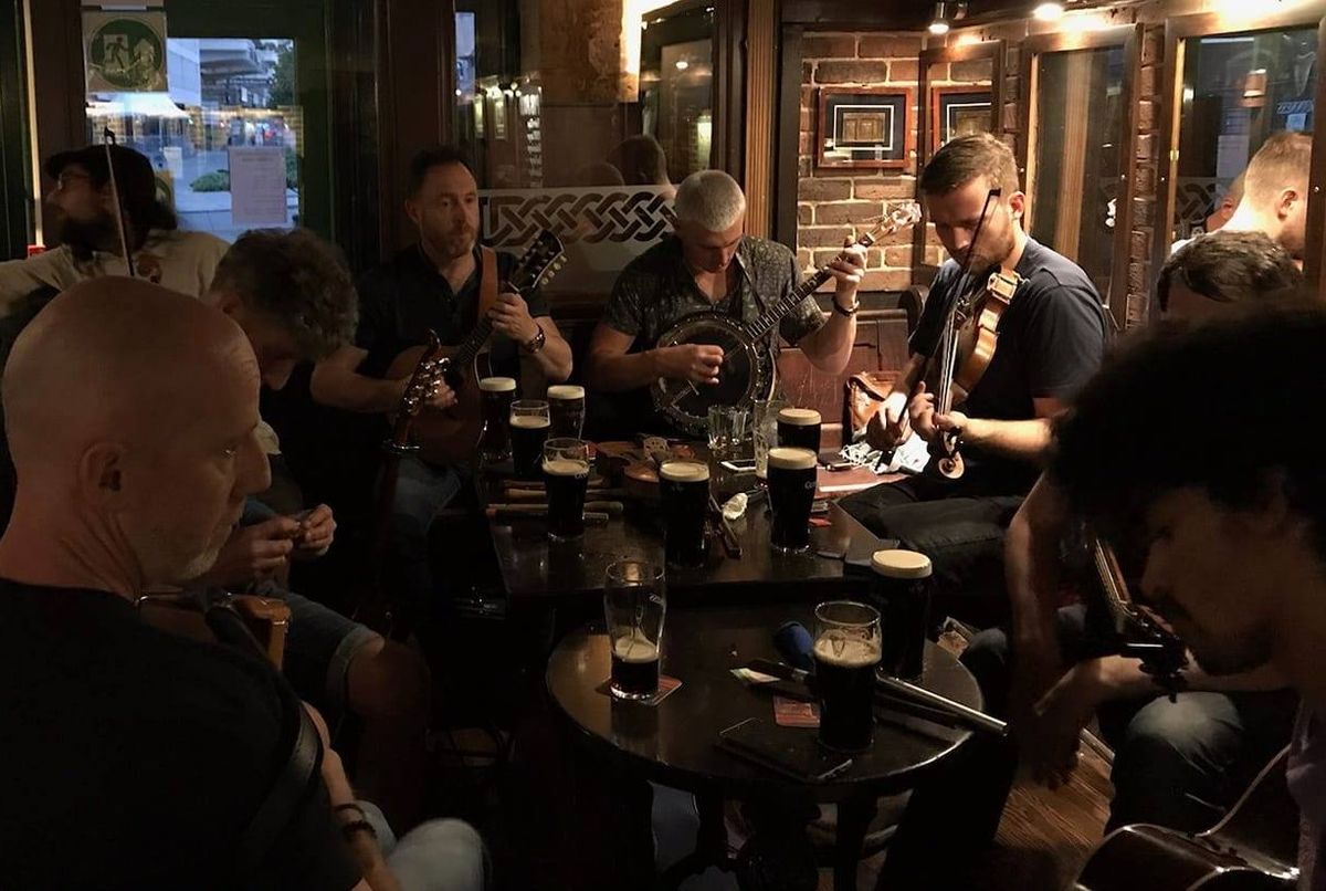 The Connemara Irish Traditional Music Session (An S\u00e9isi\u00fan)