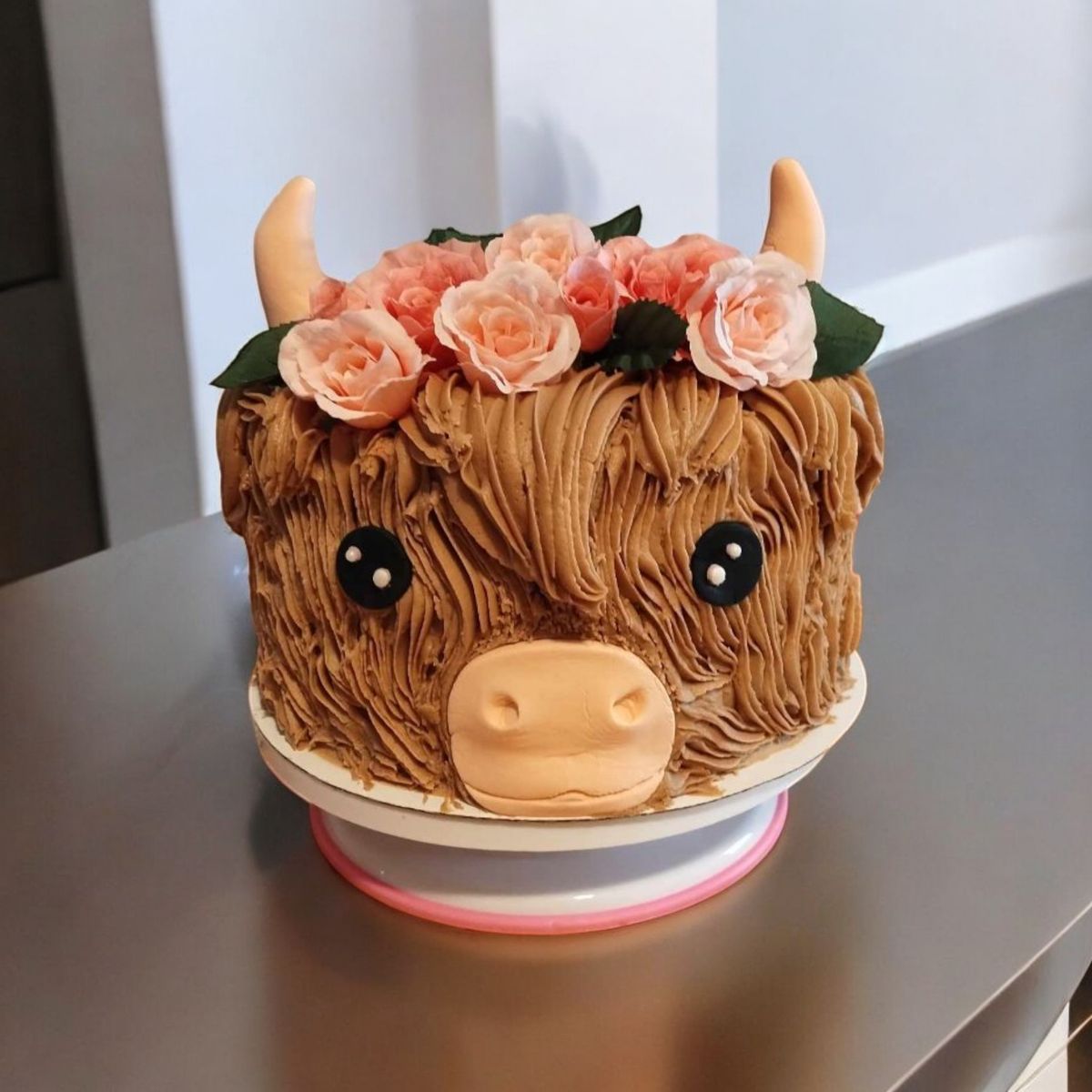 Decorate a Highland Cow Cake