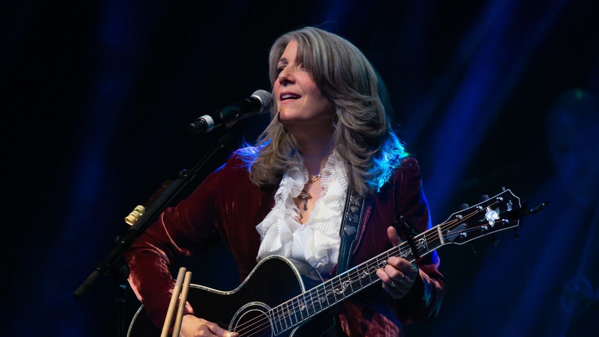 A Winter Gathering with Kathy Mattea: Good News and Other Favorites