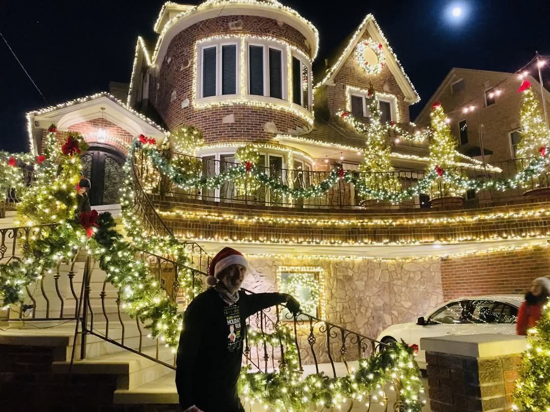 Bob Tona's Dyker Heights Christmas Lights Run