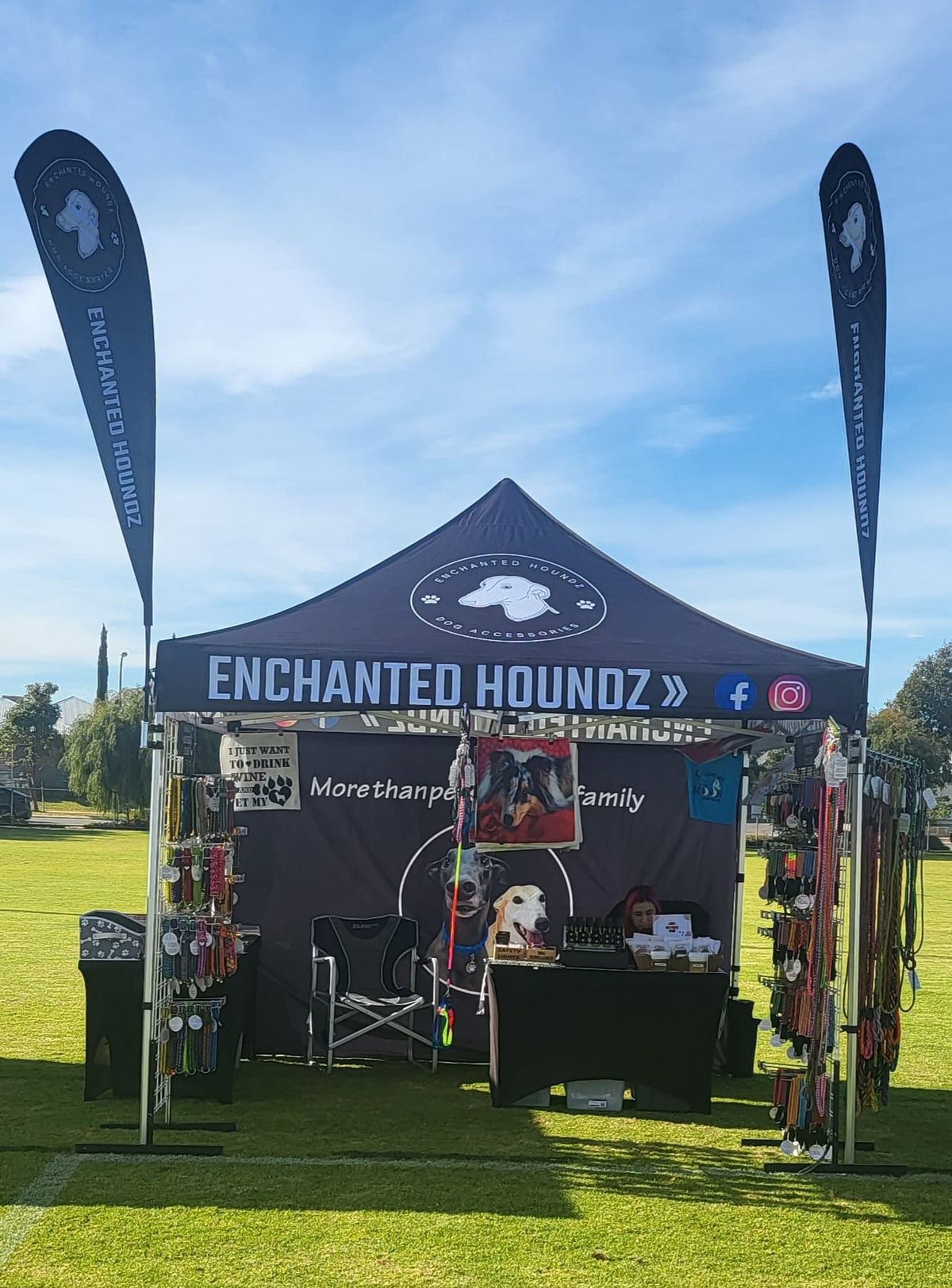 Enchanted Houndz Trading At Pups In The Park