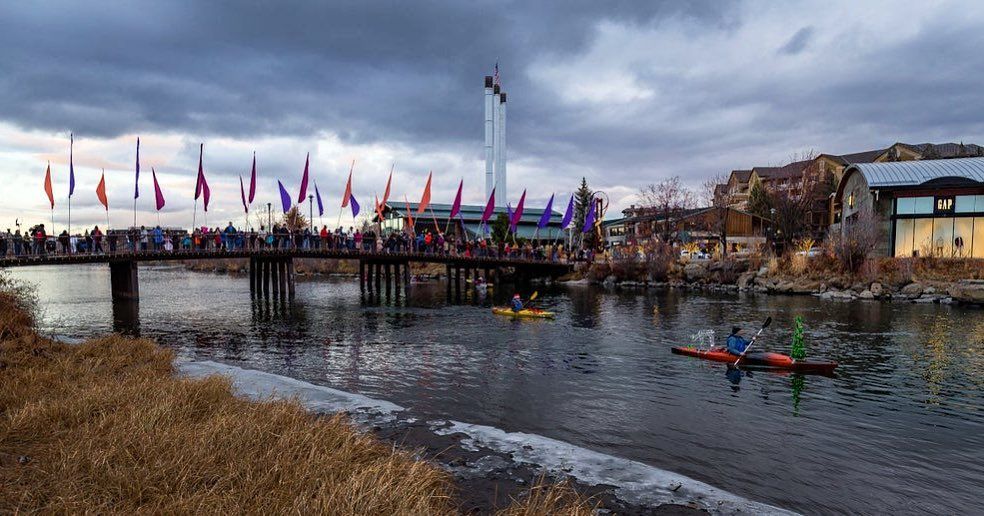 Tumalo Creek \ud83c\udf84\ud83d\udea3\ud83c\udffe\u200d\u2642\ufe0f\ud83c\udf85\ud83c\udffd Holiday Lights Paddle Parade