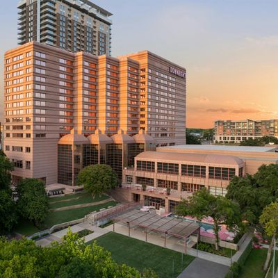 Downright Austin, A Renaissance Hotel