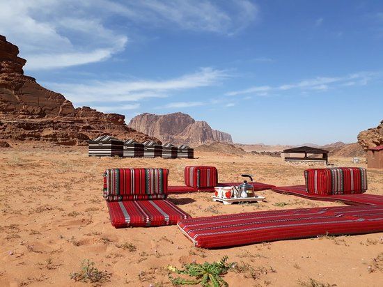 Sivatagi t\u00far\u00e1k Jord\u00e1ni\u00e1ban Wadi Rum Nemzeti Parkban