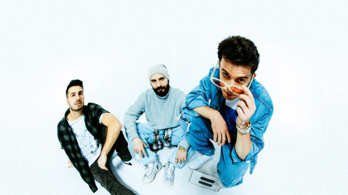 Cash Cash in Richmond, VA