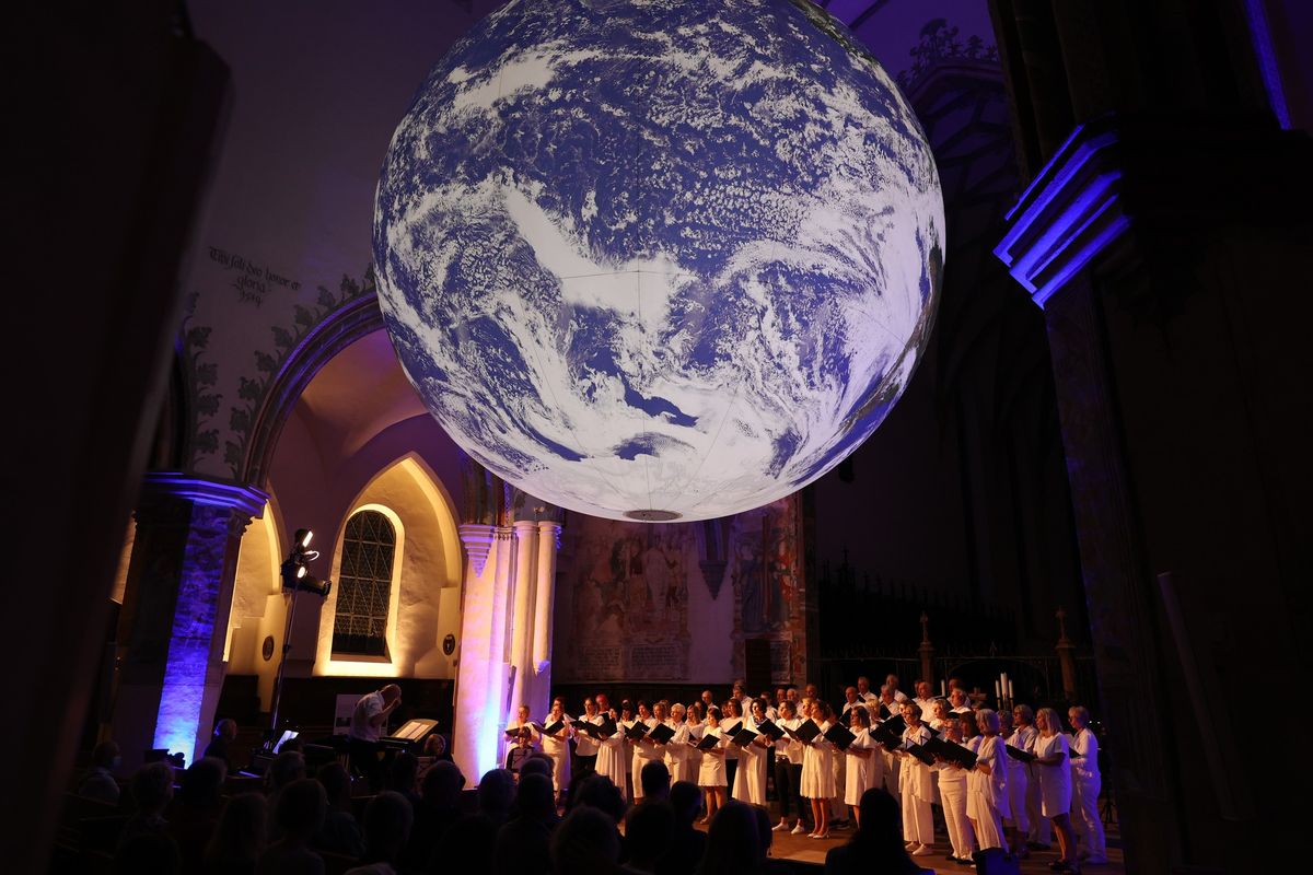 Mitsingen beim Projektchor: Haydns Sch\u00f6pfung im Rahmen der Kunstinstallation GAIA von Luke Jerram