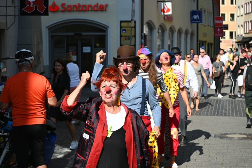 Clown Walk Act in Konstanz