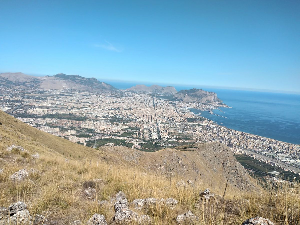 Trekking a Monte Grifone con Sikania Trek