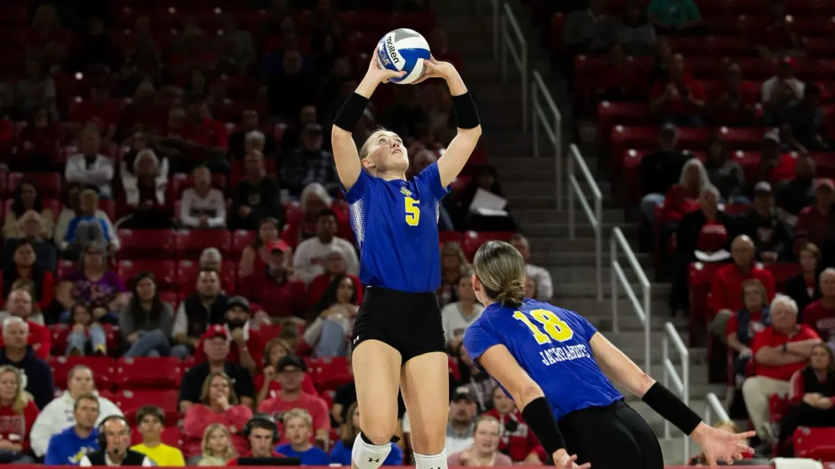 South Dakota State Jackrabbits at Omaha Mavericks Womens Volleyball