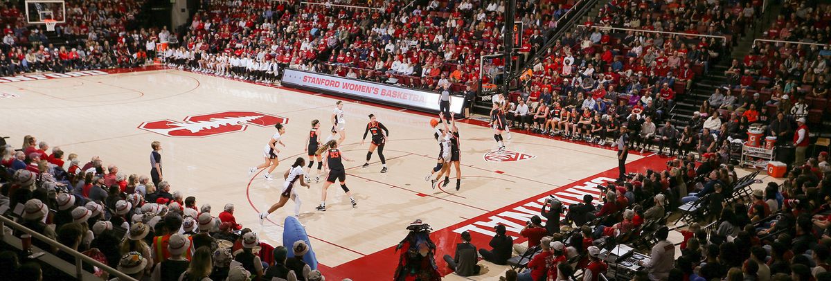 Parking Stanford Cardinal at Gonzaga Bulldogs Womens Basketball