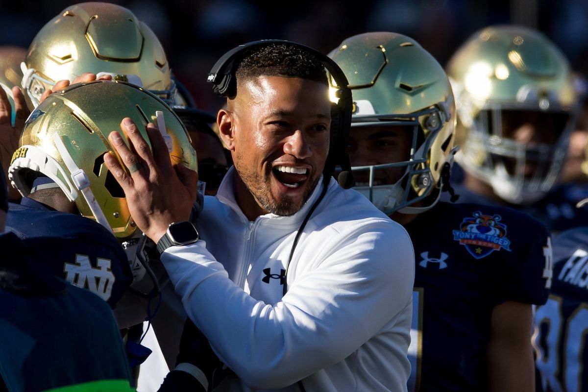 Shamrock Series - Notre Dame Fighting Irish vs Army West Point Black Knights