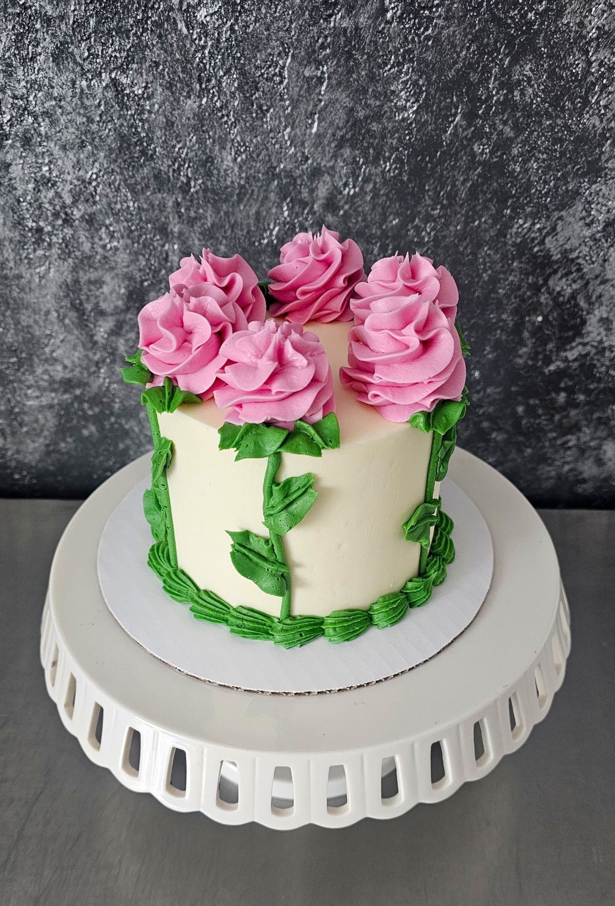 Flower & Greenery Beginner Cake Class