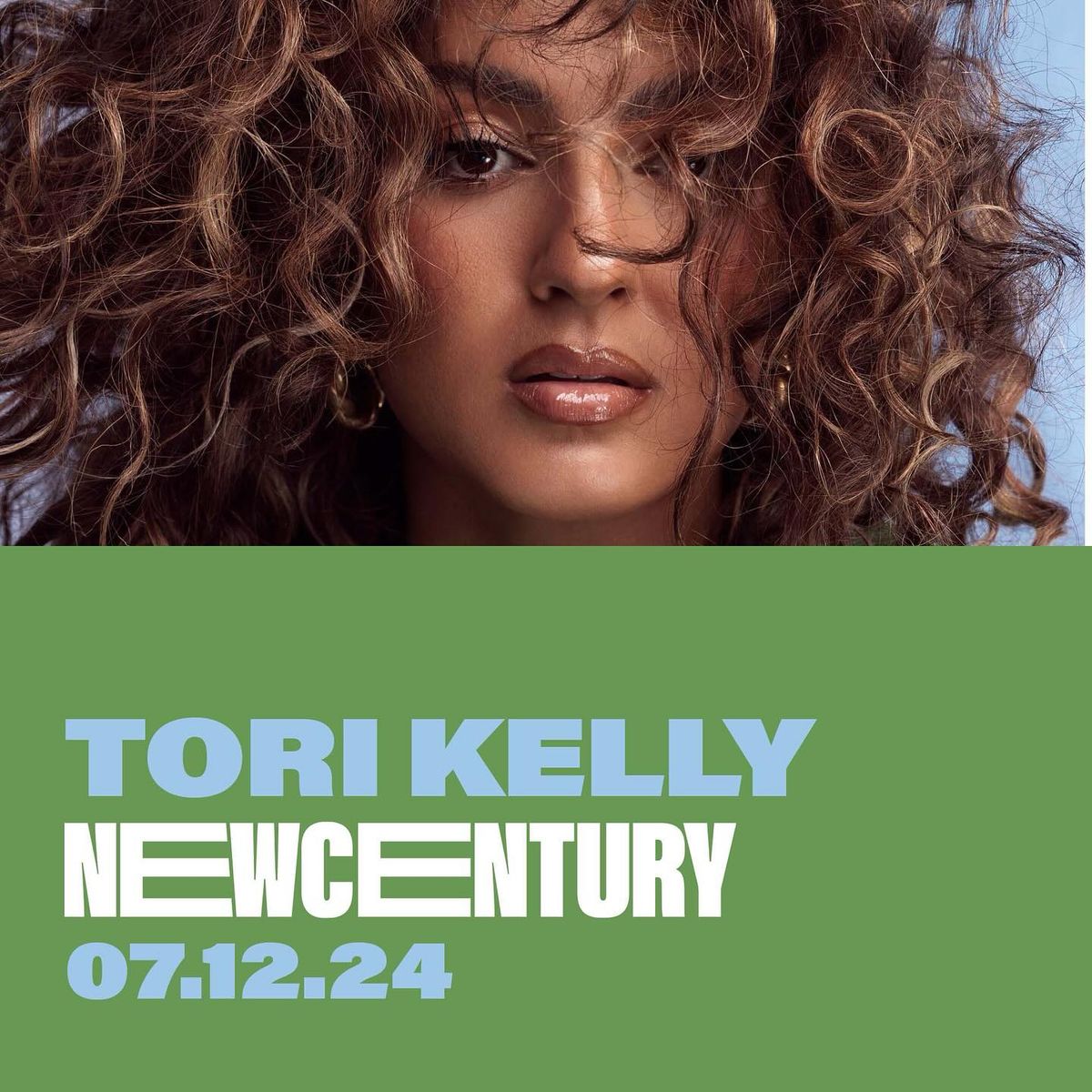 Tori Kelly, live at New Century