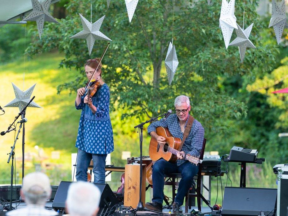 Music Under the Stars: Keith Murphy & Becky Tracy