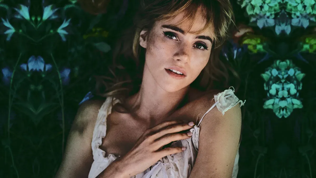 Suki Waterhouse at Gallivan Center