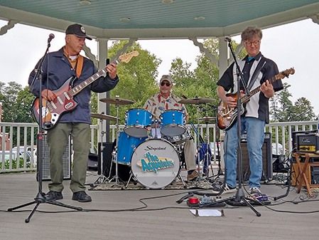 Summer Concert Series - The Aquatudes