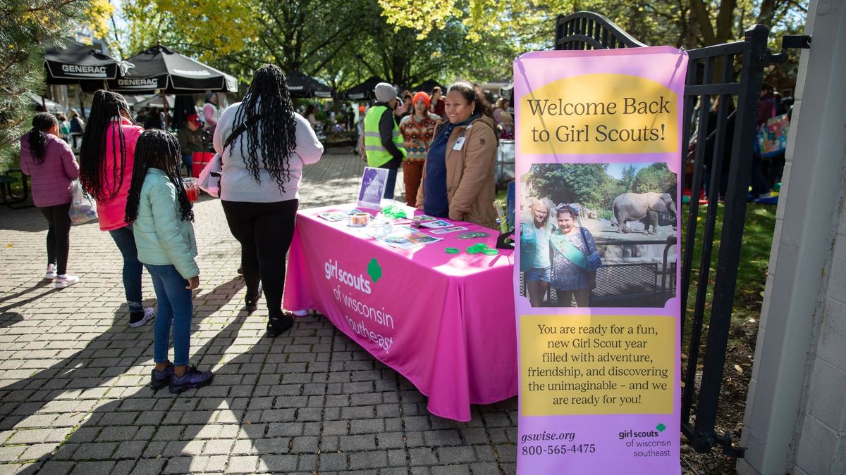 Girl Scout Day at the Milwaukee County Zoo