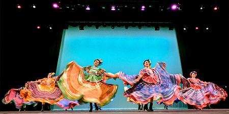 Campana Sobre Campana: Christmas in Mexico - Mariachi Garibaldi De Jaime Cu\u00e9llar & Ballet Folklorico