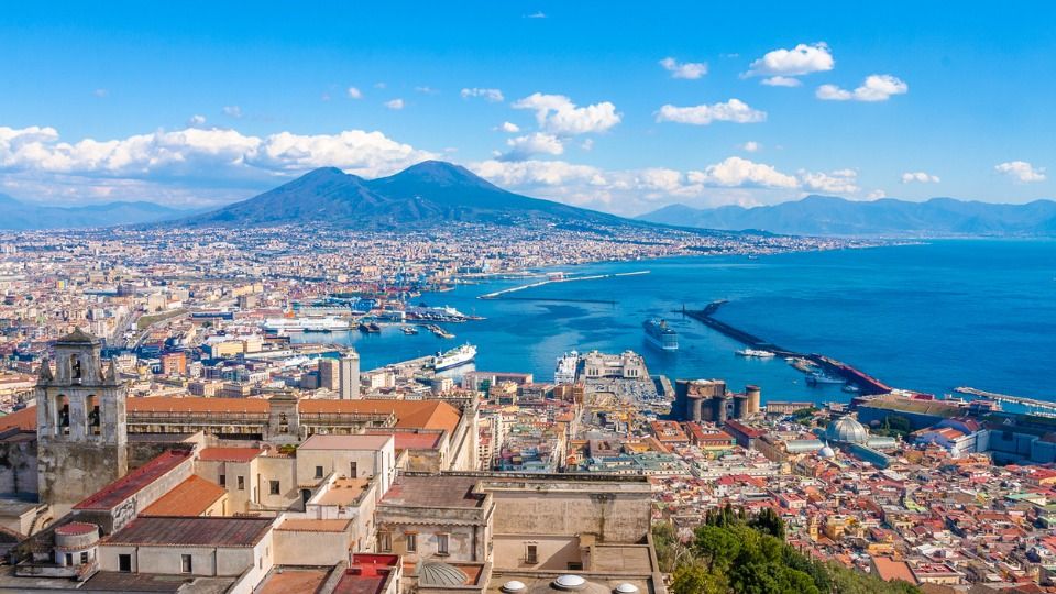 I Mille Volti e Segreti di Napoli: Monte Echia, Metro Chiaia, Pizzofalcone e Piazza del Plebiscito