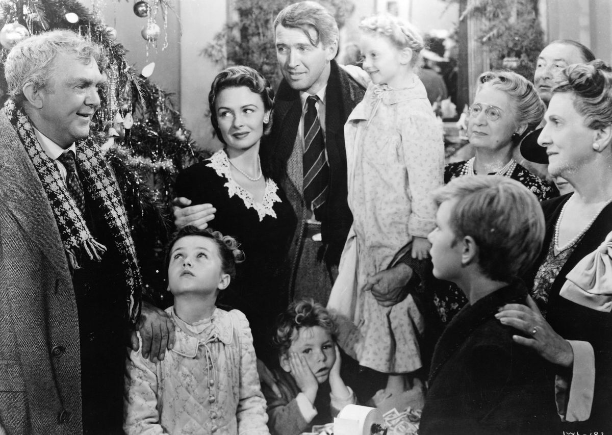 It's a Wonderful Life (1946) Frank Capra | Discovery Cinema