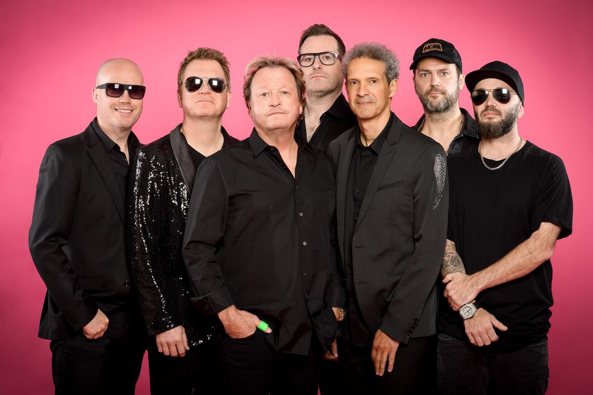 Level 42 - 'World Machine 40th Anniversary Tour' in Paradiso (Uitverkocht \/ sold out)