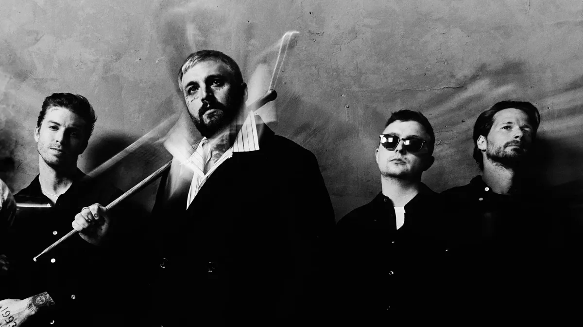 Highly Suspect, Flight Attendant in Cleveland