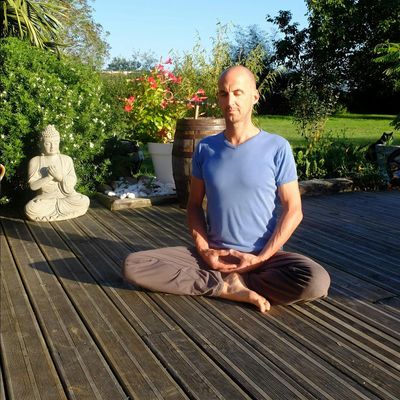 Mindful Life Yoga - Stefan Skowronski