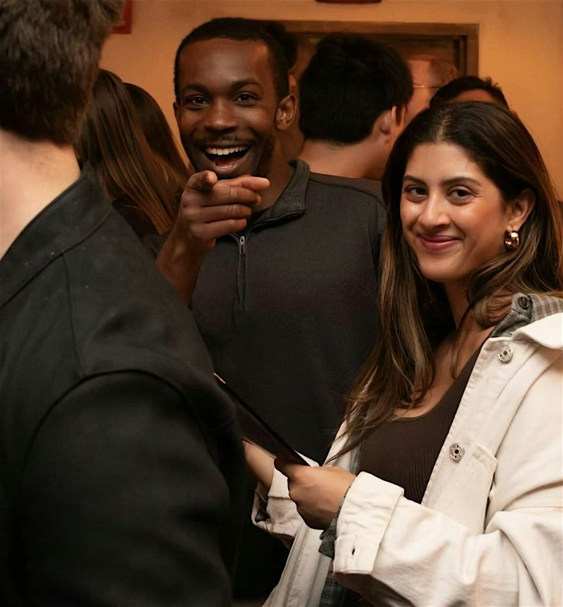 Clarendon Singles: Late 20s\/30s Happy Hour