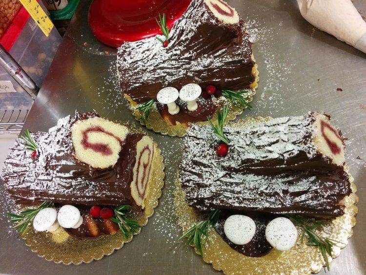 Yule Log Class with Mindy Crosato 12\/14 2:00pm