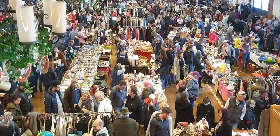 NACHTFLOHMARKT ROSENHEIM in der Auer-Br\u00e4u Festhalle (Ehem. Inntalhalle)