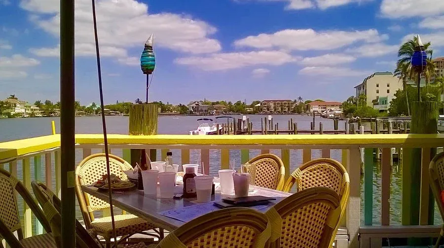 Happy Hour & More \n\nBuzz's Lighthouse