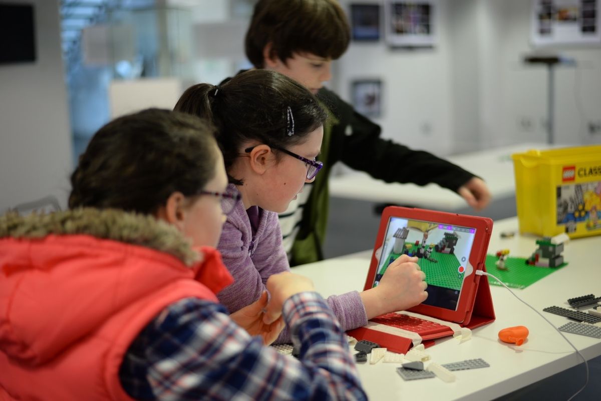 LEGO ANIMATION WORKSHOP (FOR AGES: 6-11)