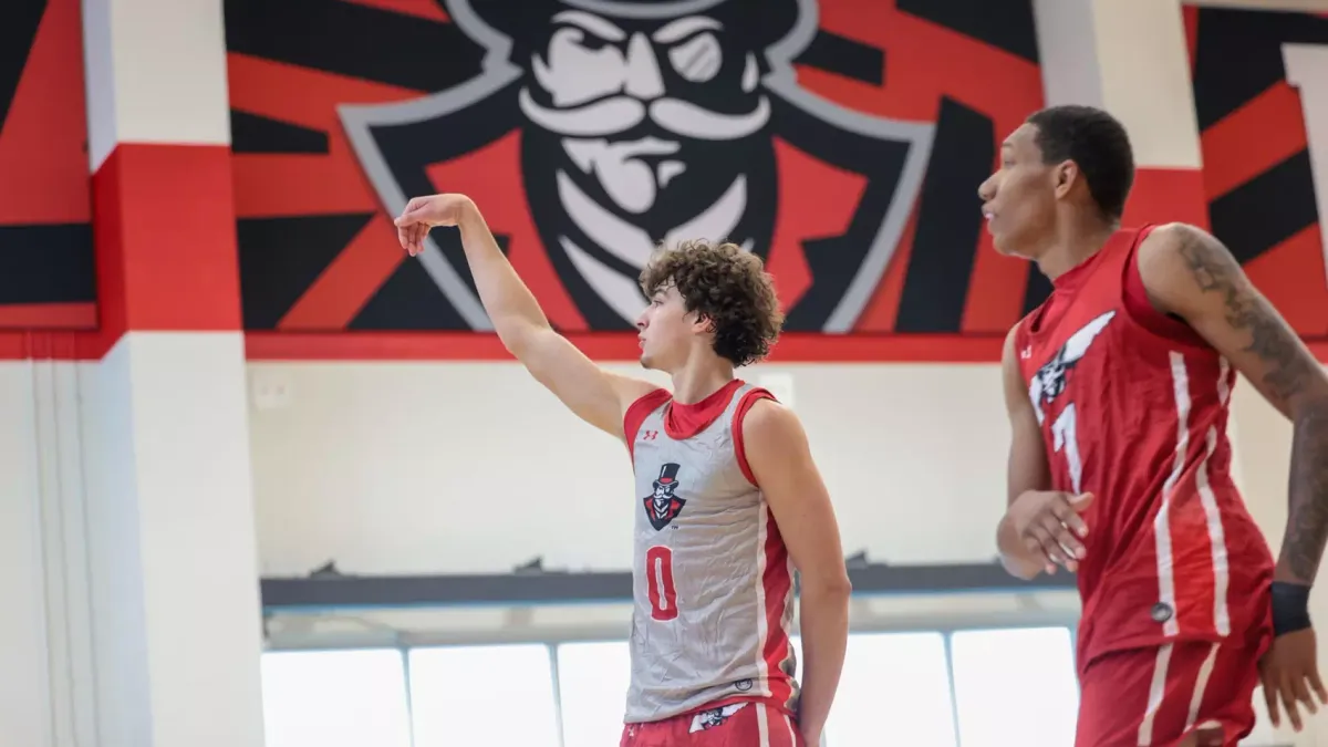 Parking Austin Peay Governors at Jacksonville Dolphins Mens Basketball