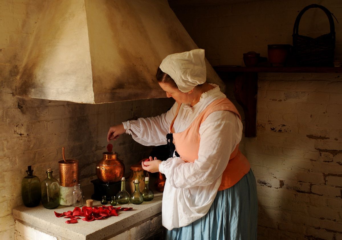 Common Scents: A Garden Still House Demonstration with Rebecca Suerdieck